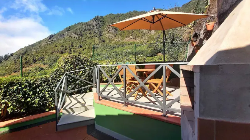 Casa La Resbala - Green House with Jacuzzi - Image 1