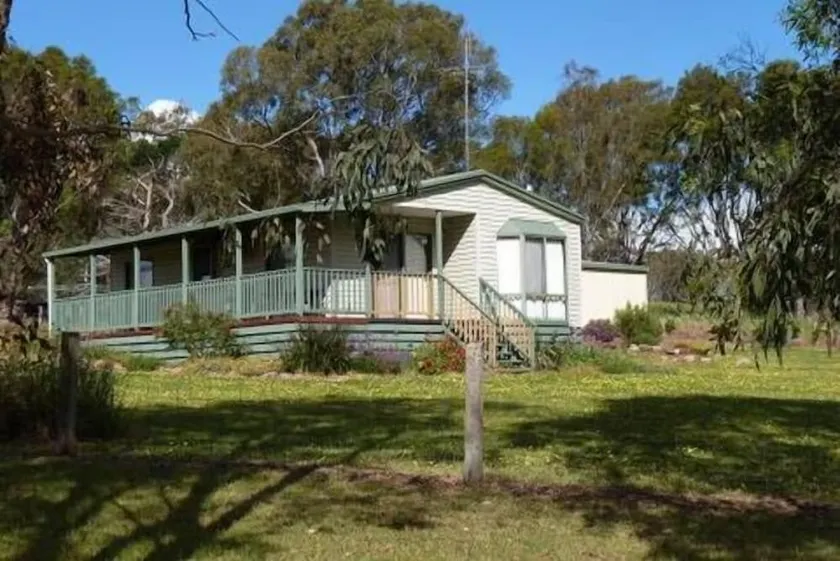 Glendara Cottage - located at Harrow - Image 1