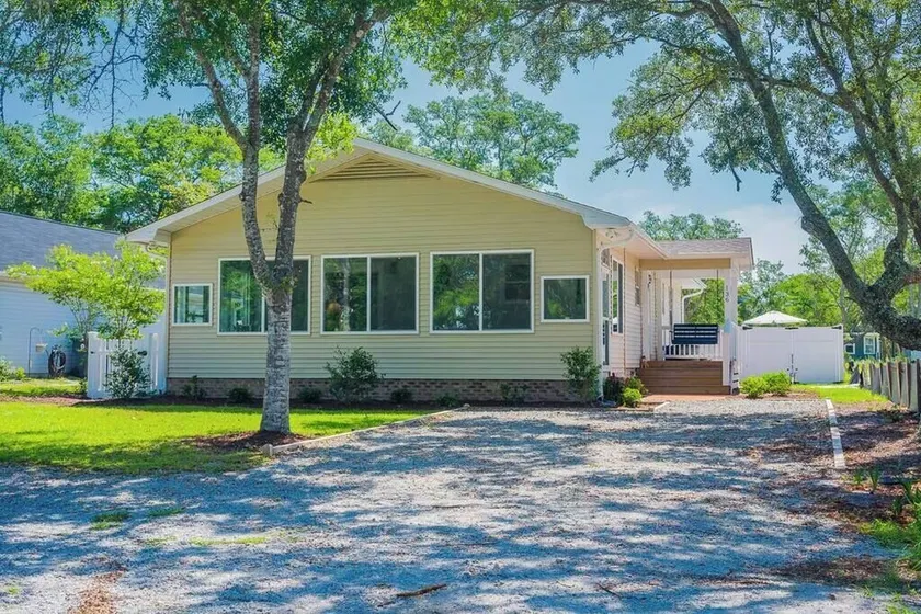 Down Time - Beautiful Dog-Friendly 3-Bedroom Home. - Image 1