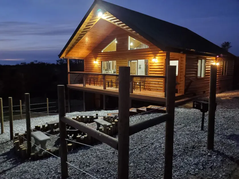 Hafkey Cabin Escape 2 near Yosemite National Park in the Sierra Foothills - Image 1