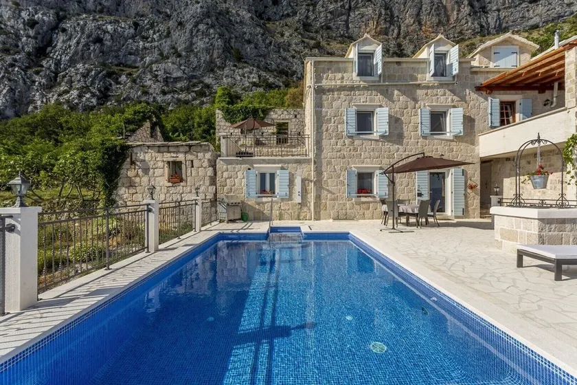 Luxury villa Libar near Split, heated pool - Image 1