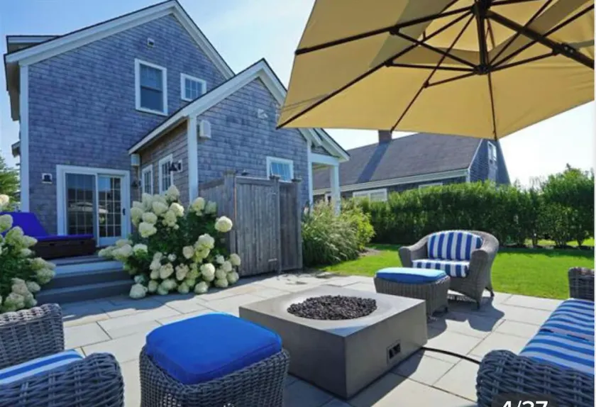 Mid island oasis! 3-bedroom, 4 bath in the middle of “second downtown” - Image 1