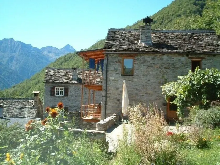 Lovingly restored traditional house at the fringe of an ancient village - Image 1