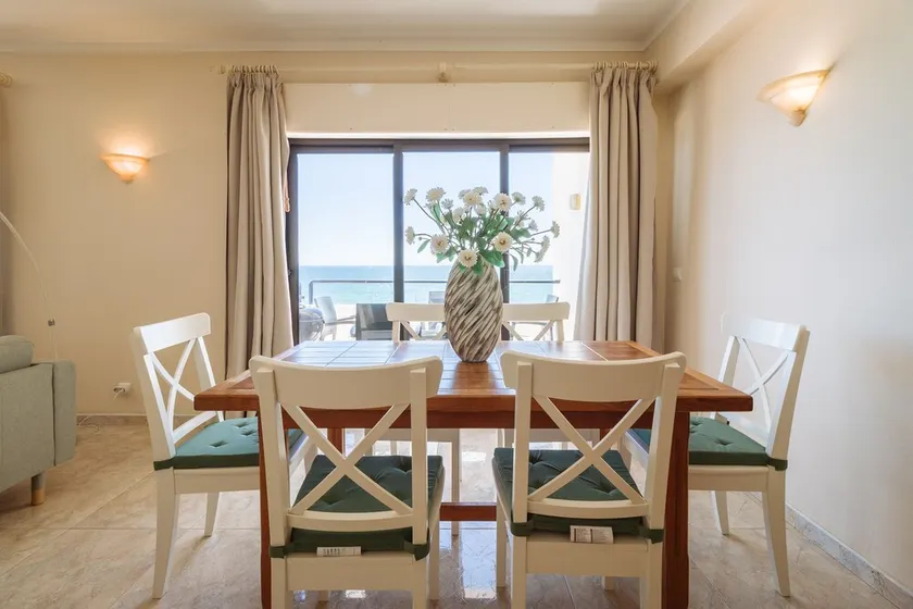 Appartement avec vue sur mer fantastique à seulement 20m de la plage - Image 1