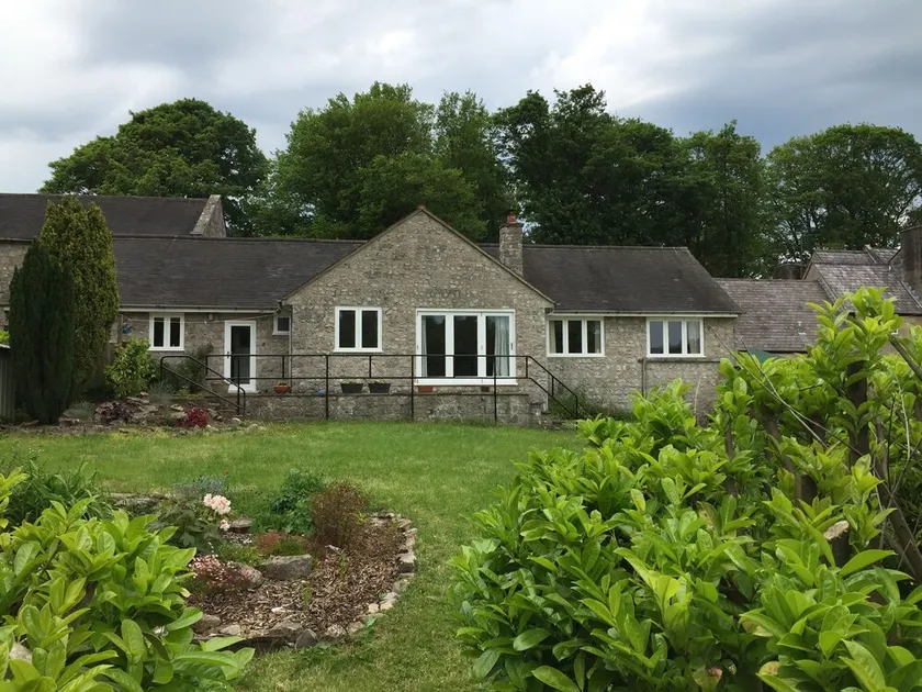 Self Catering Holiday Bungalow in Ilam near Dovedale - Image 1
