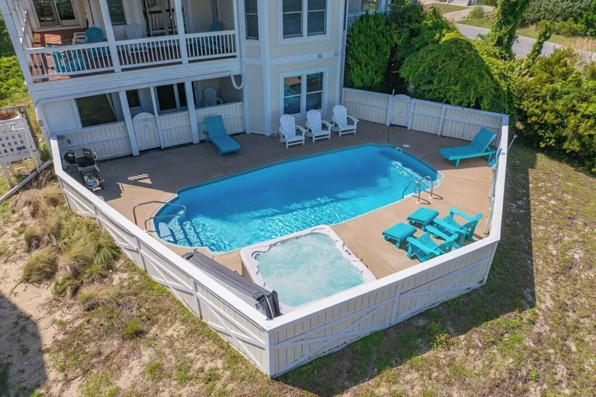 Dog-Friendly Semi-Oceanfront Retreat - Piscine, bain à remous, salle de jeux, promenade de la plage - Image 1