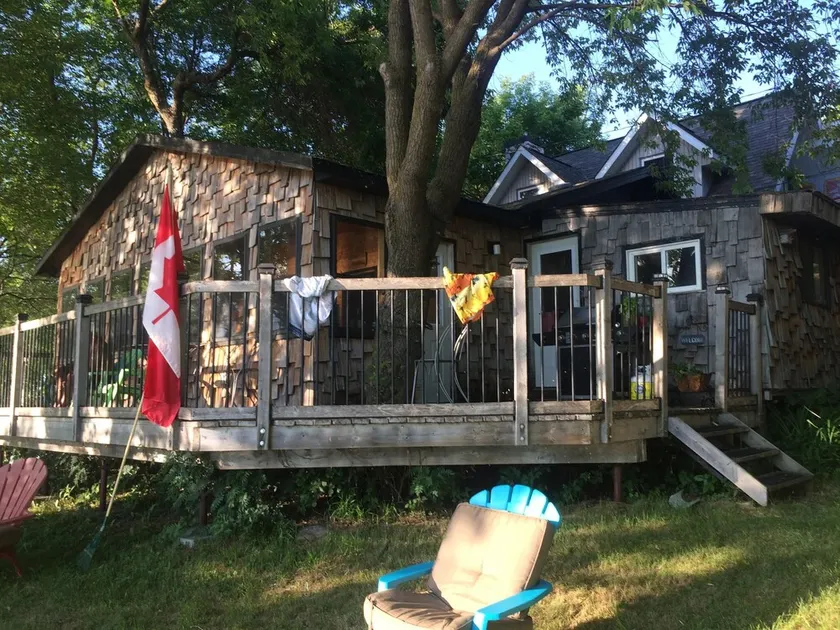 Grand Beach Lakeside Cabin - Image 1