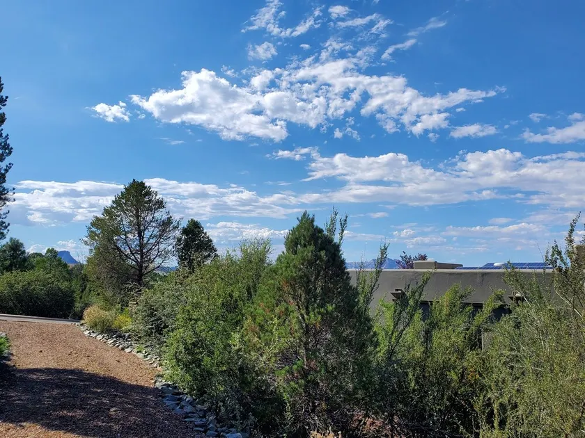 Great views, quiet, close to Acker park and a short walk to whiskey row! - Image 1