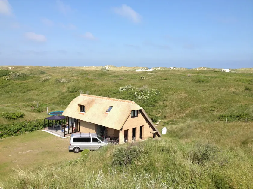 Casa de palha idílica em estreita proximidade com a praia - Image 1