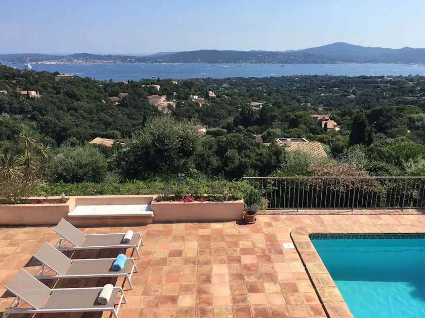Dominant sea view on the Gulf of St Tropez - Image 1