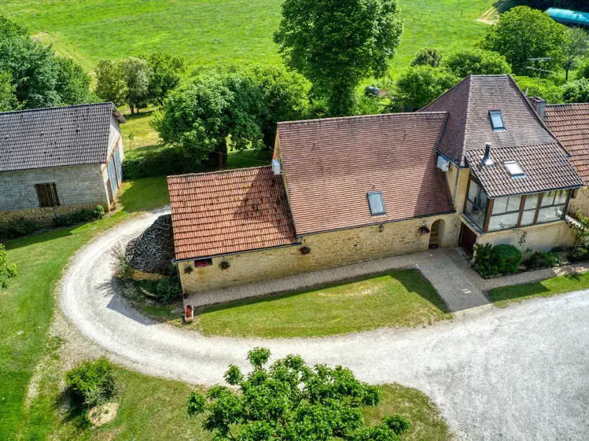 Charming cottage in the heart of Perigord near Sarlat - Image 1