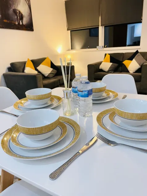 Modern city centre two bedroom fully equipped apartment - Image 1