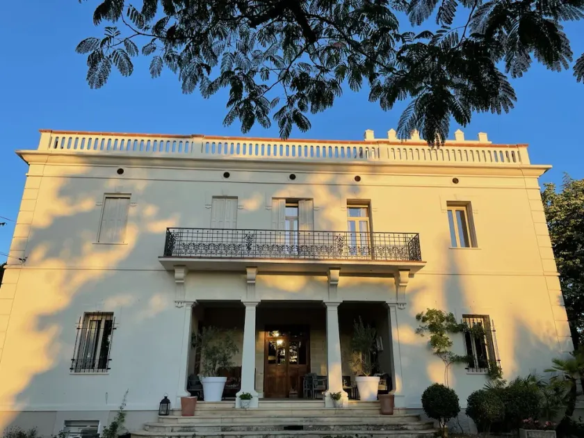 Newly renovated Maison from 1920 with 2,8 hectar private park and pool - Image 1