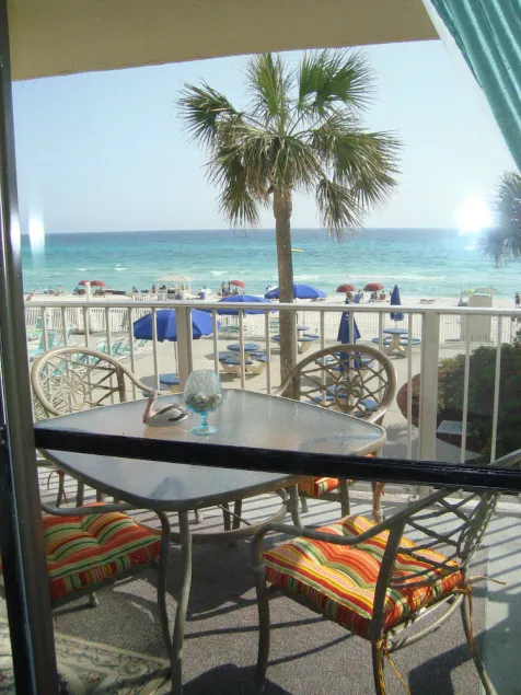 Oceanfront 1BD 2BA Spacieux Condo au 2ème étage - Image 1