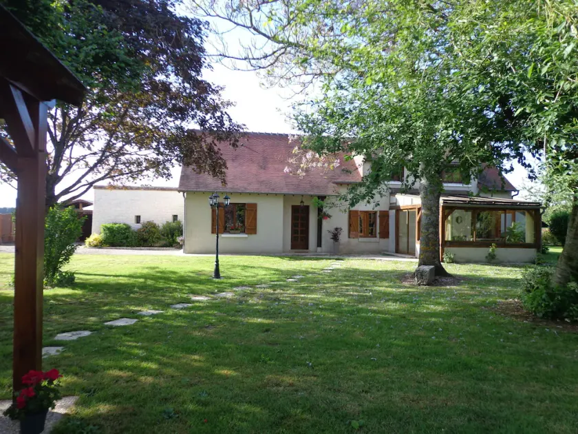 Gîte rural \"Le Noyer Rondin\" in Cheverny (sleeps 12), ideal for families. - Image 1