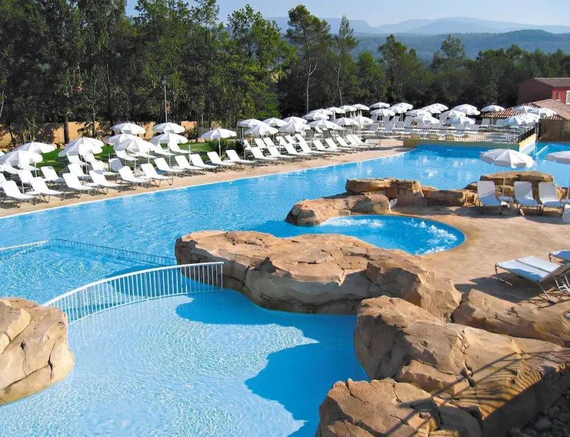 Maison Équipée + Climatisée | Accès piscine et spa! - Image 1