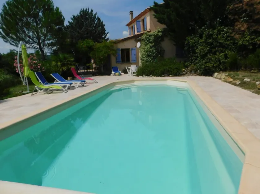 Hus Saint Etienne les Orgues - Image 1