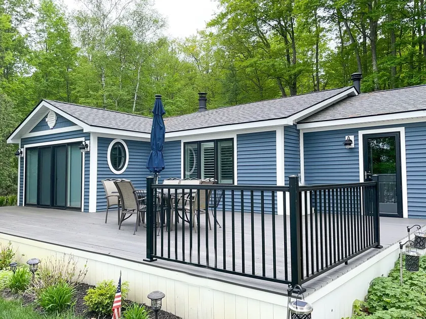 Boyne City, Lake Charlevoix, 4 bedrooms, 5 minutes from Boyne Mountain - Image 1