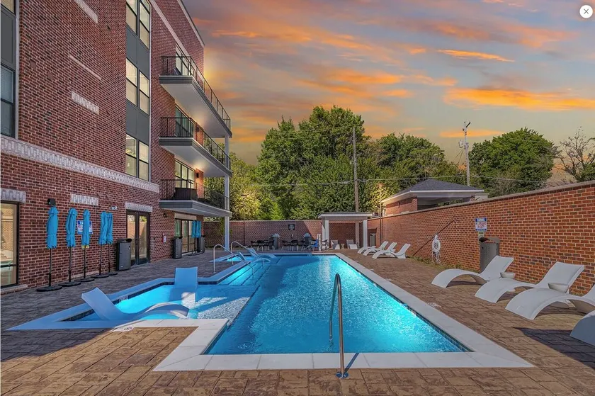 Landing Amazing 1BD Gym Pool - Image 1