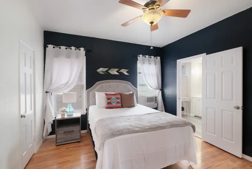 F1 •  30% OFF • Updated, Cozy & Clean • Fast WiFi • 2BR/2BA Monthly Rental - Image 1