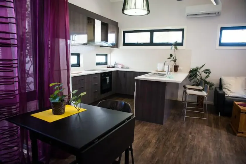 Two bedroom villa, self contained, wifi, parking, big kitchen, private entrance - Image 1