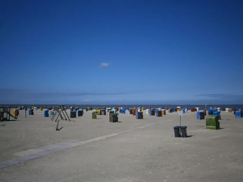 Strandnahes-Ferienhaus-Nessmersiel - Image 1