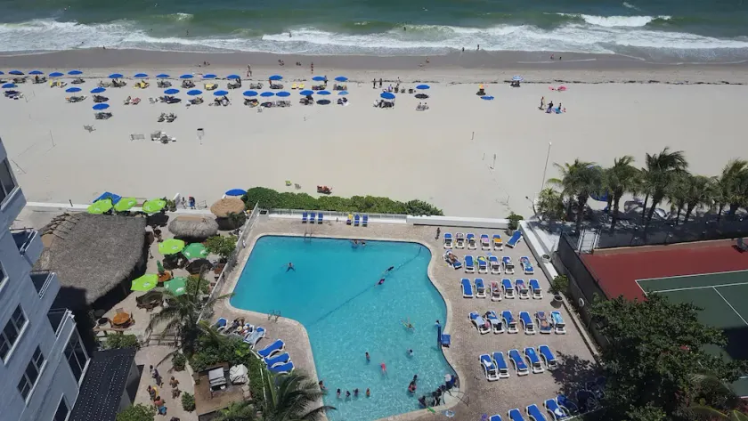 Ett sovrum på stranden vid Ocean Manor i Fort Lauderdale - Image 1