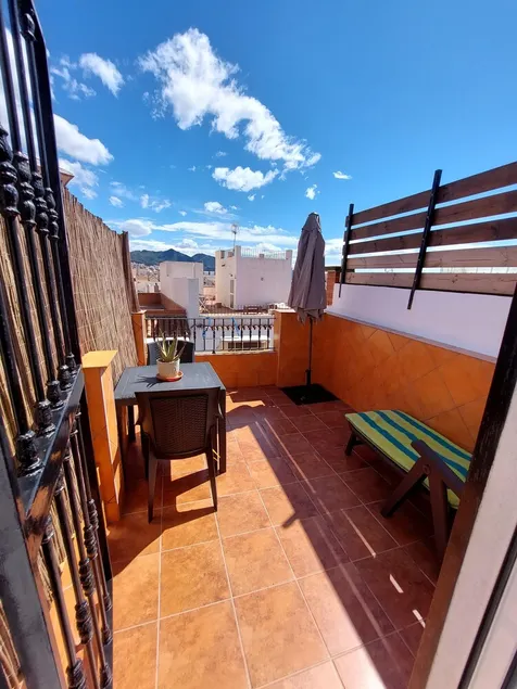 Studio \"Lola\", avec vue sur les montagnes, terrasse privée, climatisation et Wi-Fi. - Image 1