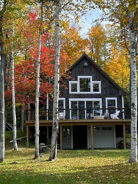 Lake front cabin Direct access to Snowmobile Trails. Hiking & Local shops! - Image 1