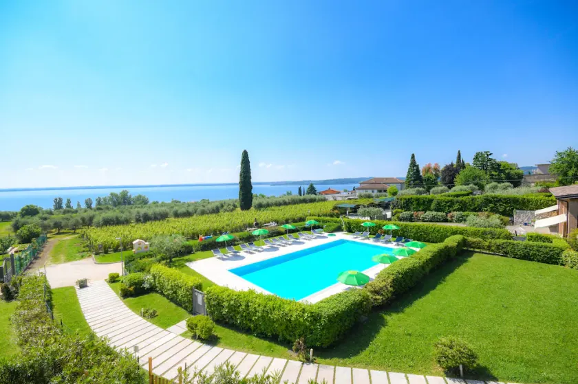 CASA PETRA&FRANCO: Deluxe 3bdr., Pool, Lake View, Centrally Located, 6-8 people - Image 1