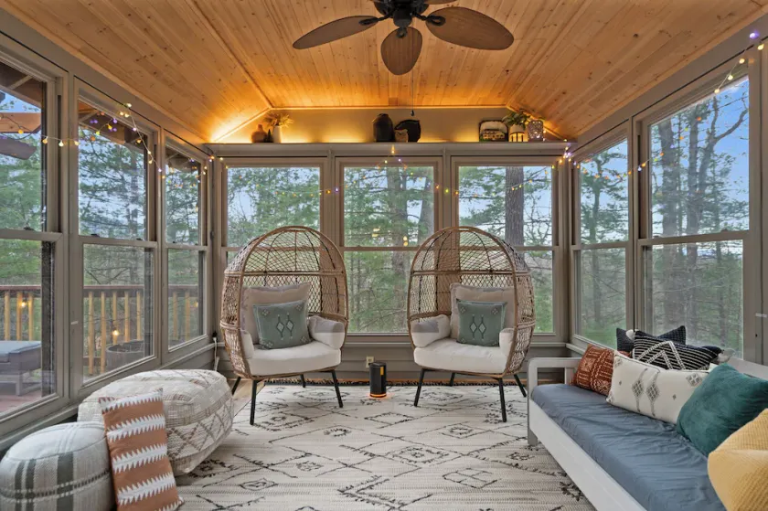 Luxury stay cabin EV ready, hot tub, fast wifi, sunroom, firepit & free cleaning - Image 1