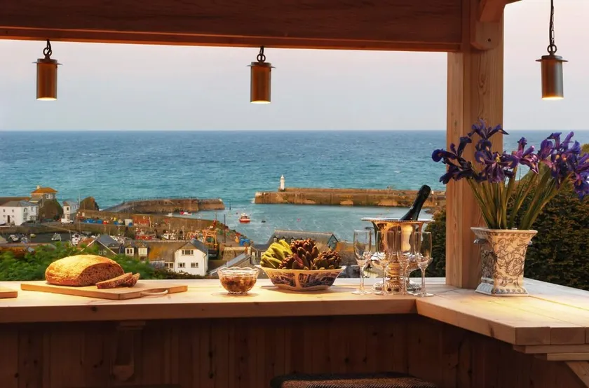 Breath-taking Manor with Pool Tennis Court & Sea Views - Image 1