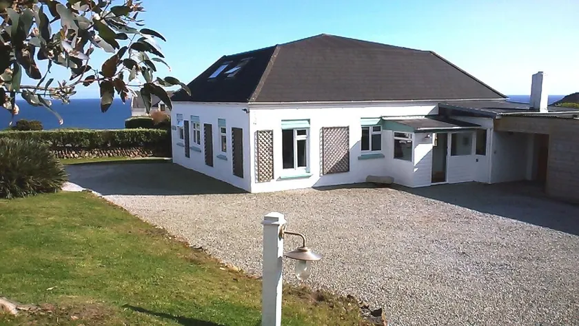Ovenfor Beach House i panoramiske omgivelser Store sovepladser 8 i 1 Acre Private Garden - Image 1