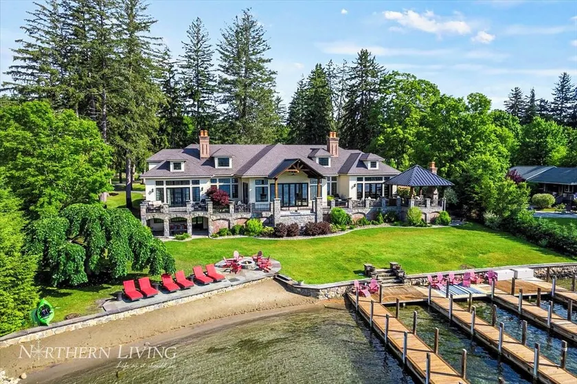 Bolton Manor ~ Massive Lakefront, Beach, and Hot Tub. - Image 1