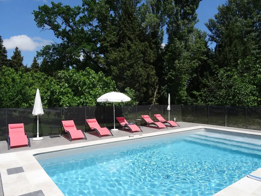 ORANGE, gîte  tout confort indépendant dans mas provençal, clim, wifi, piscine, - Image 1