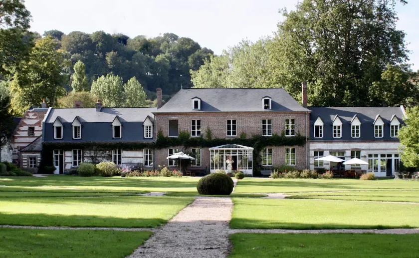 Mirus apartment at Château d'Harcelaines - Image 1