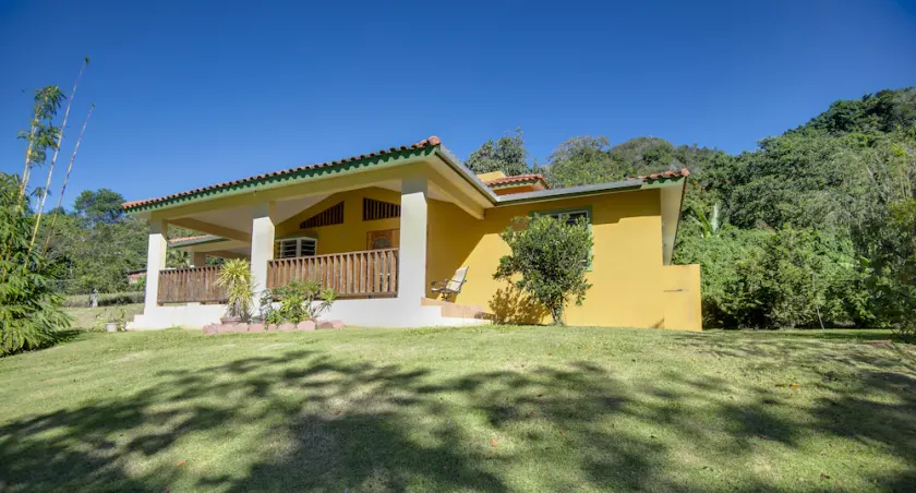 Beautiful and roomy residence close to nature adventure attractions! - Image 1