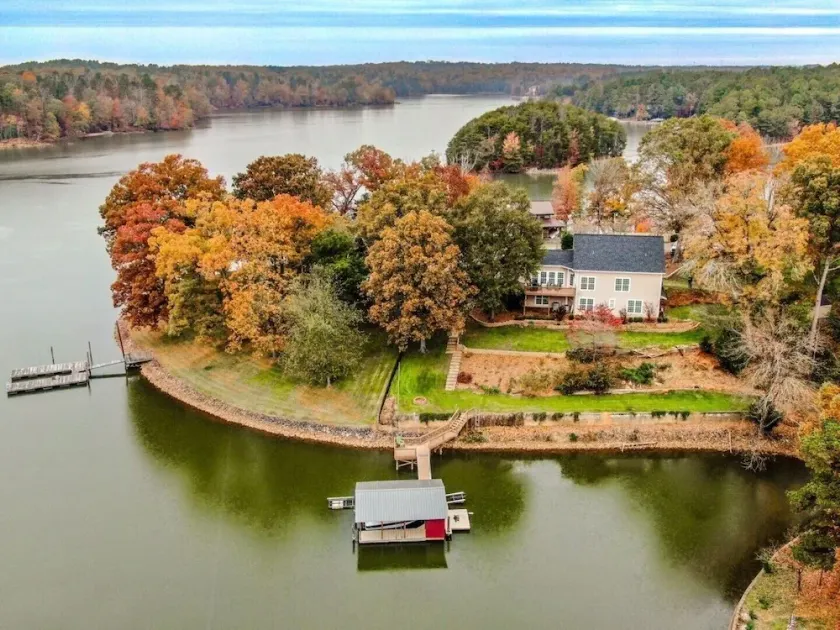 Coventry Cove Lakefront House - Image 1