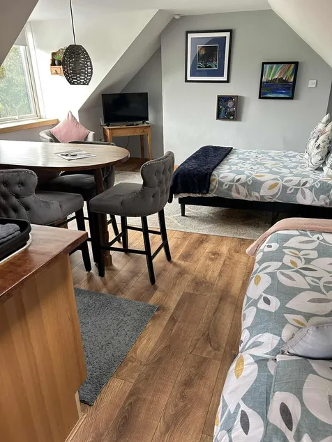 Cosy studio Flat in the Friendly and Scenic Lochside village of Dalavich, Argyll - Image 1