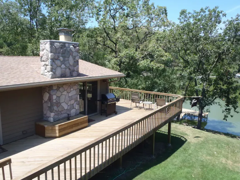 Nyindretning Lake House On Serene Rice Lake - Image 1