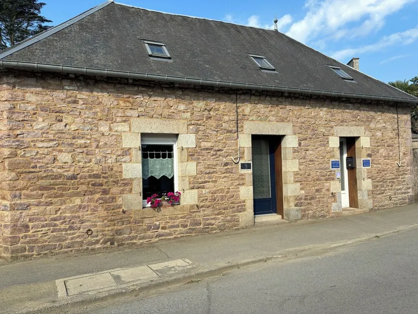 BEL APPARTEMENT T2 STANDING PROCHE PAIMPOL ET PLAGES - Image 1