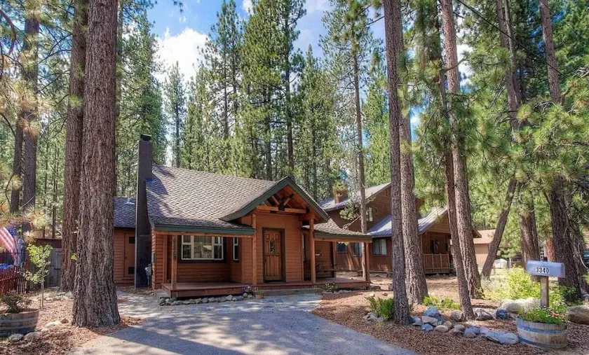 Breezy Pines Cabin 4 Bedroom Home by RedAwning - Image 1