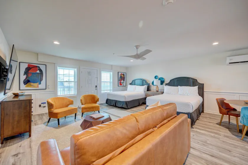 Saltwater Suites, 106 Queen 1st Floor - Image 1