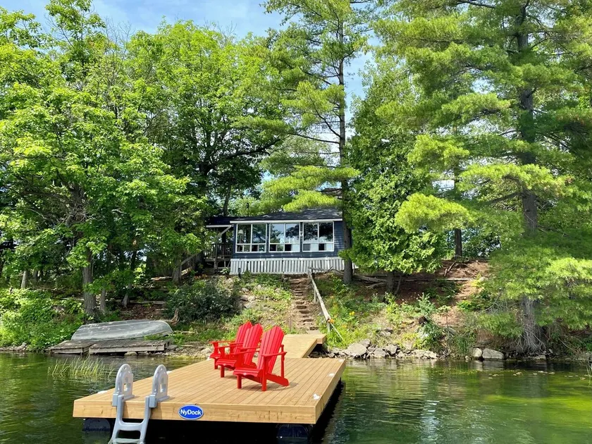 A Cottage on a Private Island Big Rideau Lake - Image 1