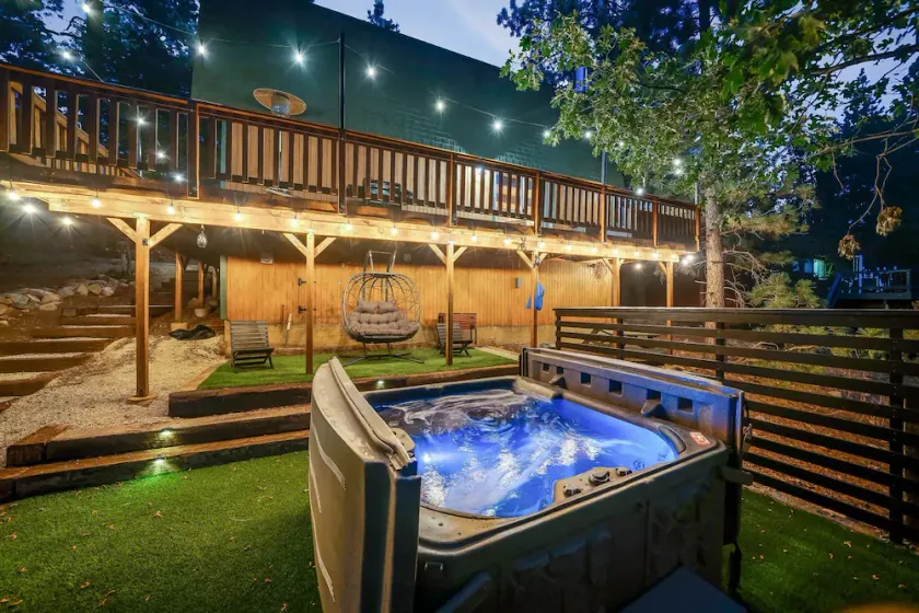 Pine Den Cabin: Arcade+Fire Pit+BBQ - Image 1