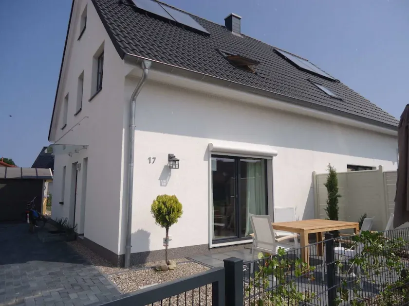 Idyllisches Ferienhaus am Meer in Zierow - Image 1