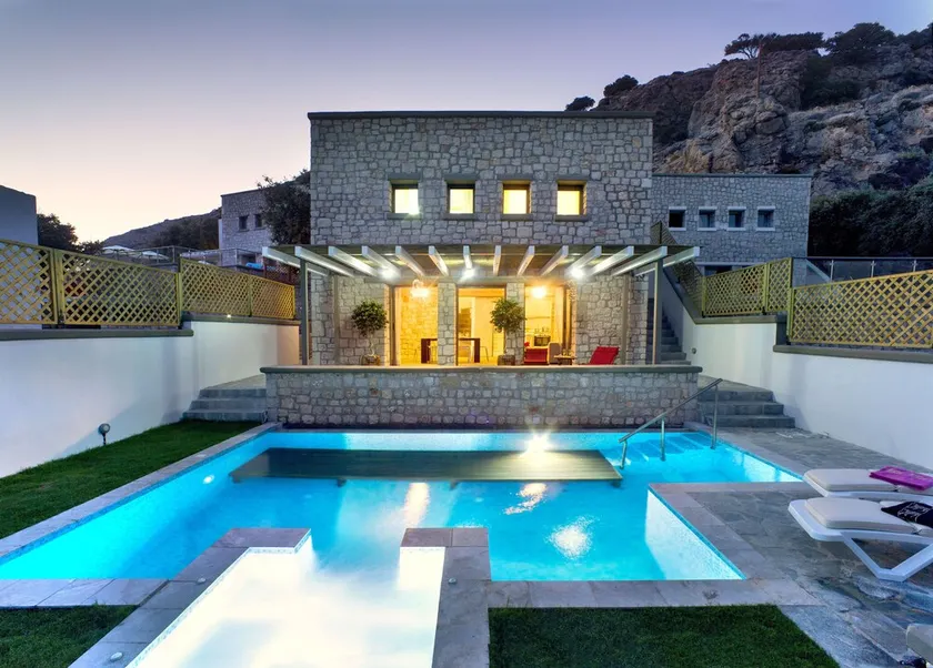 Villa Ellie -  Hydro massage, Private Pool, AC & WiFi - Image 1