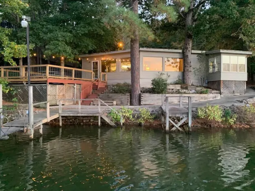 River Rock Retreat, Family Lake House, Fishing Dock, Shuffleboard! - Image 1