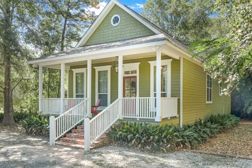 Downtown Cottage Historic Abita-Walk To It All! Food-Biking- Fun - Image 1