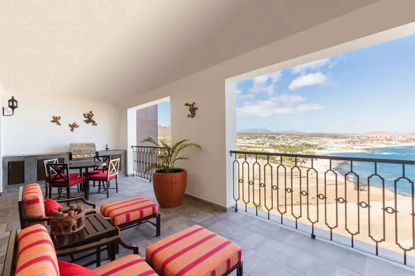 Vista Encantada Ideal 3BR Condo w Pool for Family Vacation - Image 1